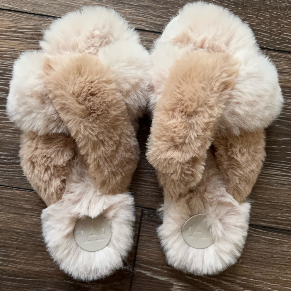 Never worn Anthropologie slippers S/M